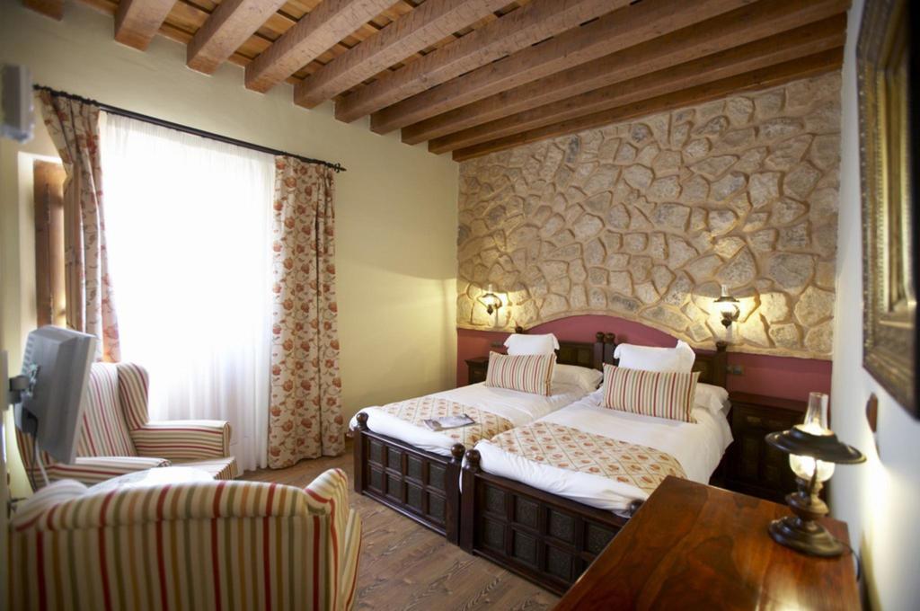 Ibersol La Casona De Andrea Hotel Tiedra Exterior photo