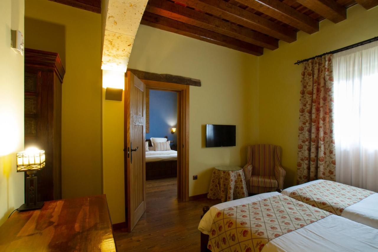 Ibersol La Casona De Andrea Hotel Tiedra Exterior photo